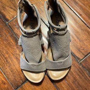 Diba brand new Taupe Sandals Women’s size 9.5